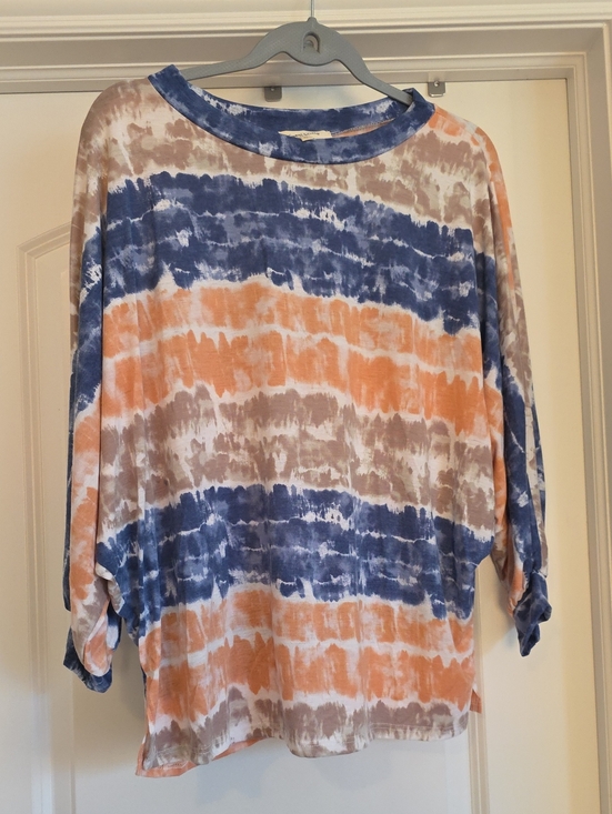 Sweet Lovely By Jen Tops - NWOT Sweet Lovely By Jen MediumTie-Dye Stripe Women's Top in Blue, Peach & Taupe